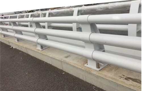 公路防撞护栏